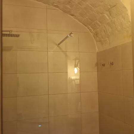 Dimora Giulia Luxury And Couette-café 3*